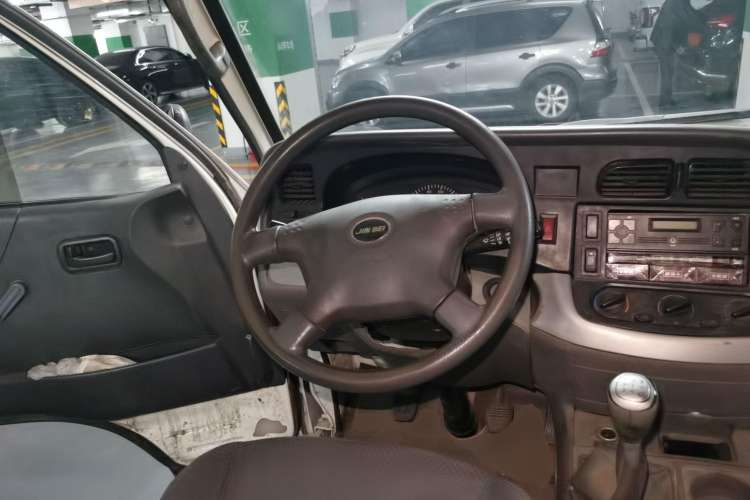 Used Jinbei Hiace 2014 2.0L 5th Generation Kuaiyunwang Business Version 4G19 Steering Wheel