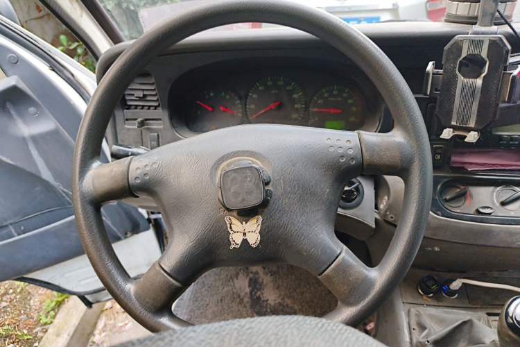 Used Jinbei Hiace 2014 2.0L 5th Generation Kuaiyunwang Business Version 4G19 Steering Wheel