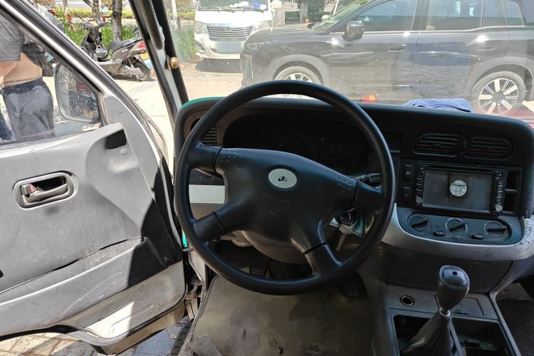 Used Jinbei Hiace 2014 2.0L Fifth-Generation Xiangyun Comfort Type 1 4G20C Steering Wheel