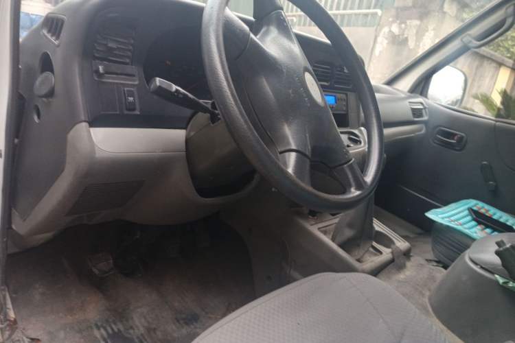 Used Jinbei Hiace 2014 2.0L Fifth-Generation Xiangyun Comfort Type 1 4G20C Steering Wheel