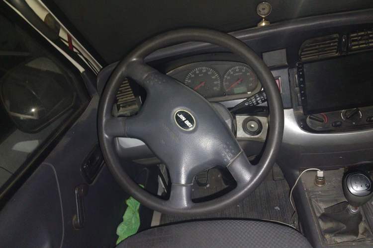 Used Jinbei Hiace 2014 2.0L 5th Generation Kuaiyunwang Business Version 4G19 Steering Wheel