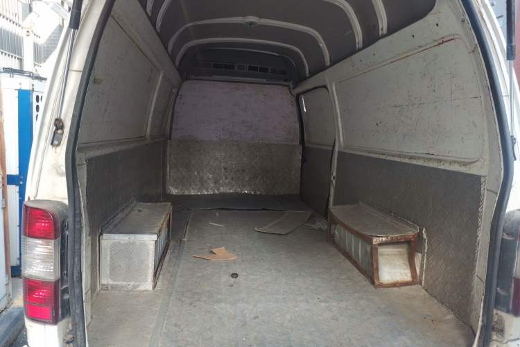 Used Jinbei Hiace 2014 2.0L 5th Generation Kuaiyunwang Business Version 4G21B Trunk