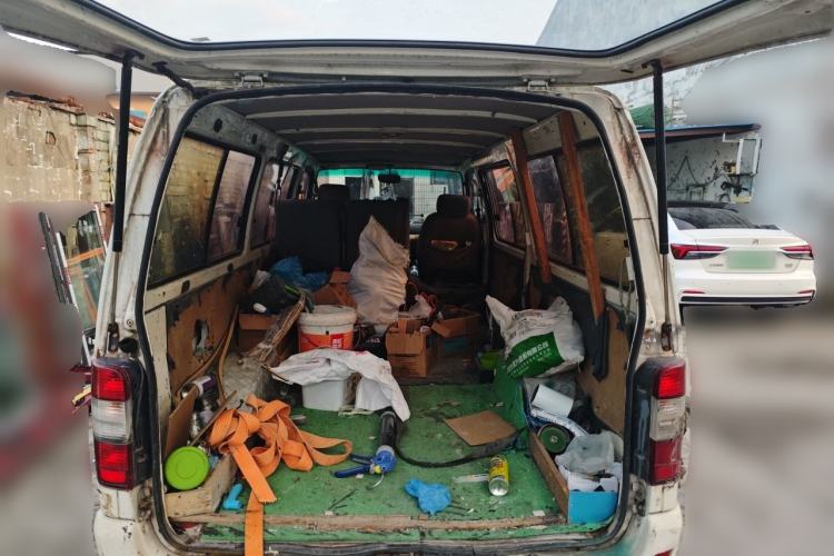 Used Jinbei Hiace 2014 2.0L Fifth-Generation Xiangyun Comfort Type 1 4G20C Trunk
