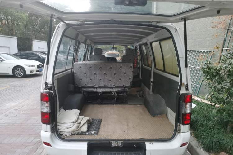 Used Jinbei Hiace 2014 2.0L 5th Generation Kuaiyunwang Business Version 4G19 Trunk