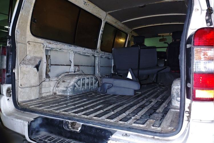 Used Jinbei Hiace 2014 2.0L Fifth-Generation Xiangyun Comfort Type 1 4G20C Trunk