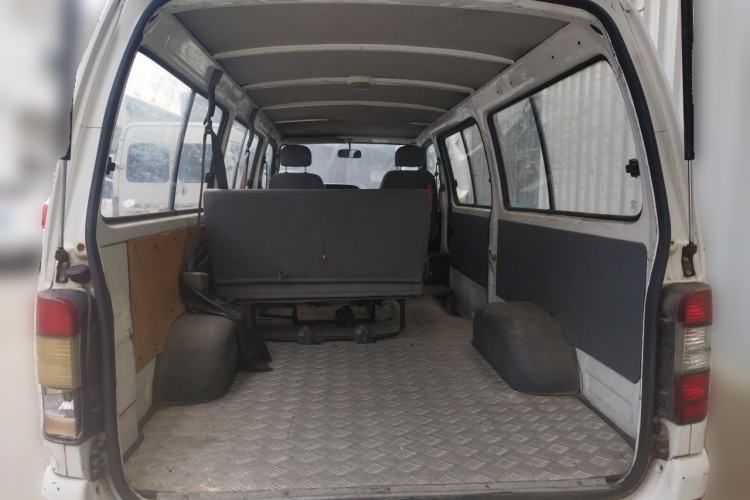 Used Jinbei Hiace 2014 2.0L Fifth-Generation Xiangyun Comfort Type 1 4G20C Trunk