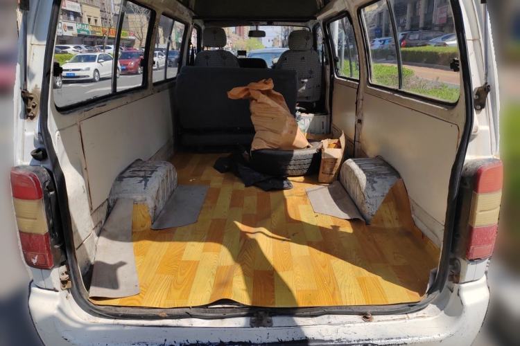 Used Jinbei Hiace 2014 2.0L Fifth-Generation Xiangyun Comfort Type 1 4G20C Trunk