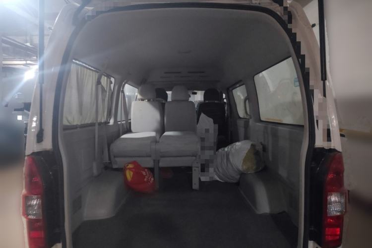 Used Jinbei Hiace 2014 2.0L Luxury Version V19 Trunk