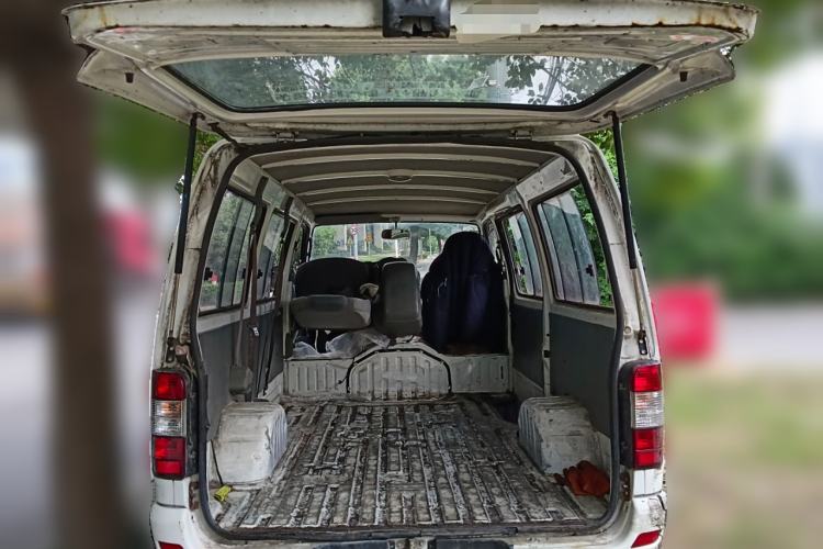 Used Jinbei Hiace 2014 2.0L Fifth-Generation Xiangyun Comfort Type 1 4G20C Trunk
