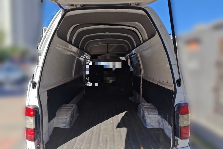 Used Jinbei Hiace 2014 2.0L Fifth-Generation Power King Classic 4G20D4B Trunk