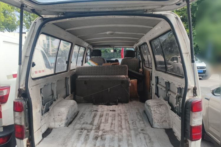 Used Jinbei Hiace 2014 2.0L Fifth-Generation Xiangyun Comfort Type 1 4G20C Trunk