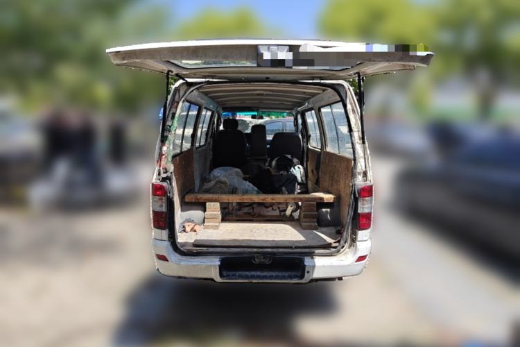 Used Jinbei Hiace 2014 2.0L Fifth-Generation Xiangyun Comfort Type 1 4G20C Trunk