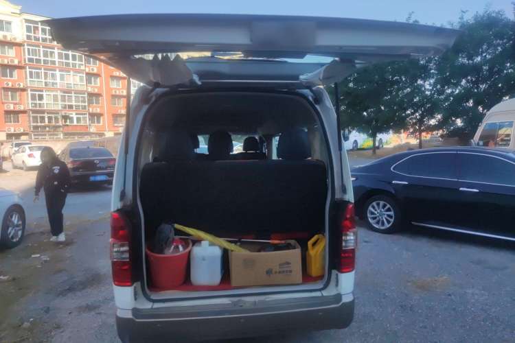 Used Jinbei Hiace 2014 2.2L Luxury Version V22 Trunk