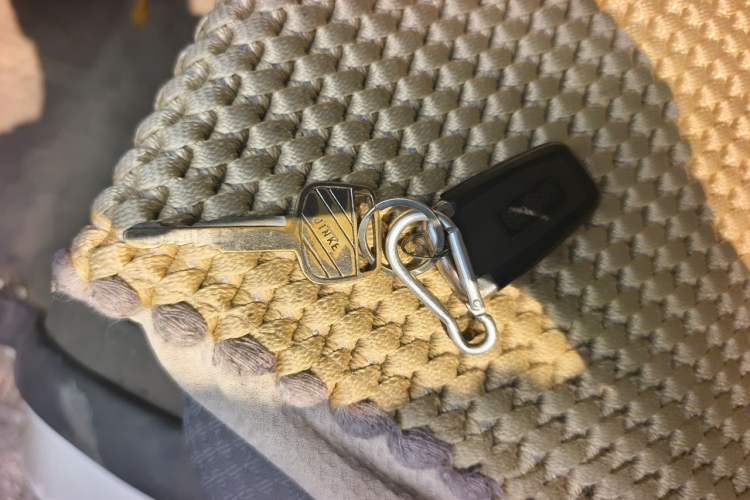 Used Jinbei Hiace 2014 2.0L 5th Generation Kuaiyunwang Business Version 4G19 Vehicle Key