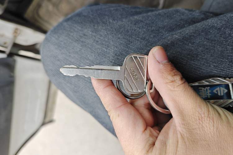 Used Jinbei Hiace 2014 2.0L Fifth-Generation Xiangyun Comfort Type 1 4G20C Vehicle Key