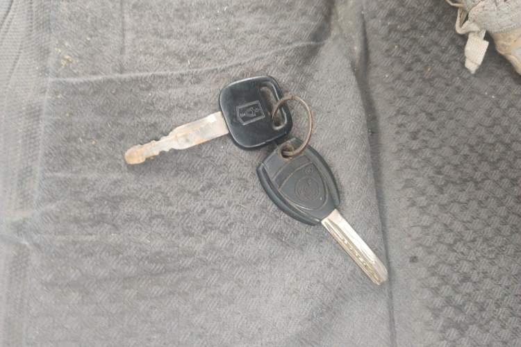 Used Jinbei Hiace 2014 2.0L 5th-Gen Power King Comfort Version V19 Vehicle Key