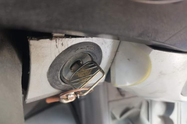 Used Jinbei Hiace 2014 2.0L 5th Generation Kuaiyunwang Business Version 4G19 Vehicle Key