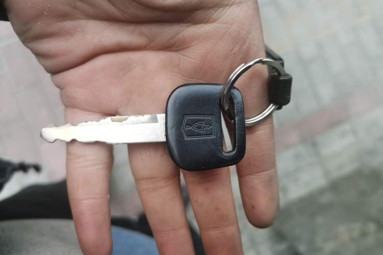 Used Jinbei Hiace 2014 2.0L 5th Generation Kuaiyunwang Business Version 4G19 Vehicle Key