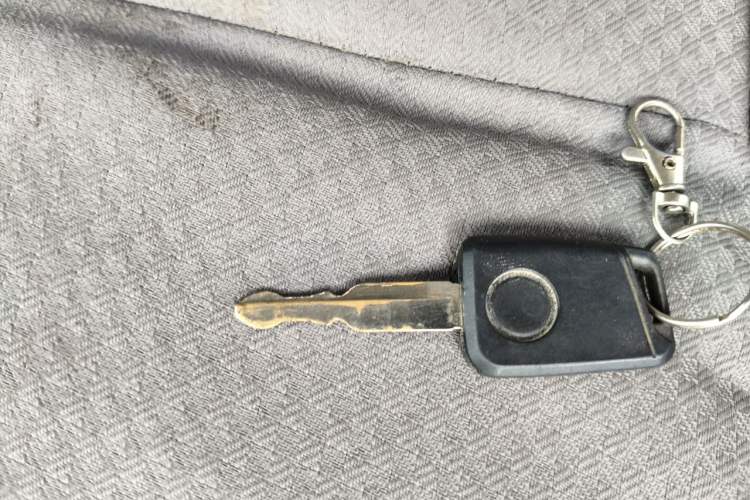 Used Jinbei Hiace 2014 2.0L Fifth-Generation Xiangyun Comfort Type 1 4G21C Vehicle Key