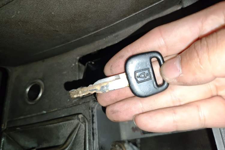Used Jinbei Hiace 2014 2.0L Fifth-Generation Xiangyun Comfort Type 1 4G20C Vehicle Key