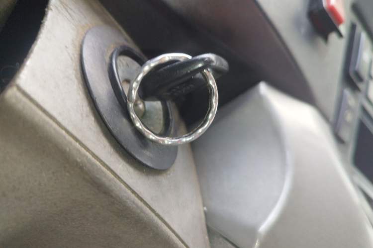 Used Jinbei Hiace 2014 2.0L Fifth-Generation Xiangyun Comfort Type 1 4G20C Vehicle Key