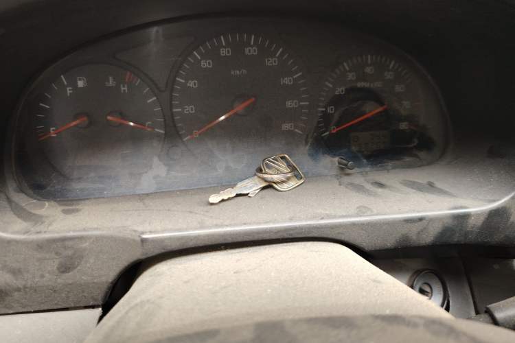 Used Jinbei Hiace 2014 2.0L Fifth-Generation Xiangyun Comfort Type 1 4G20C Vehicle Key