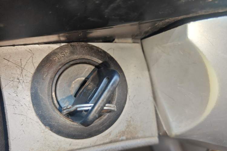 Used Jinbei Hiace 2014 2.0L Fifth-Generation Xiangyun Comfort Type 1 4G21C Vehicle Key