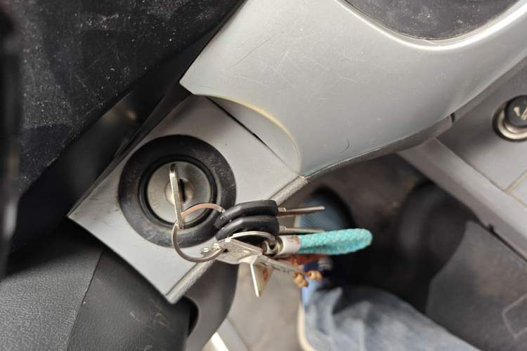 Used Jinbei Hiace 2014 2.0L 5th Generation Kuaiyunwang Business Version 4G21B Vehicle Key
