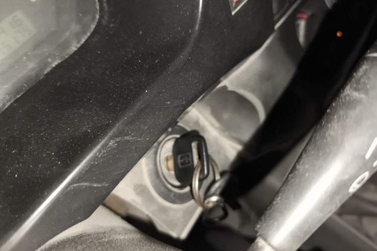 Used Jinbei Hiace 2014 2.0L 5th Generation Kuaiyunwang Business Version 4G19 Vehicle Key
