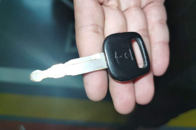 Used Jinbei Hiace 2014 2.0L 5th Generation Kuaiyunwang Business Version 4G19 Vehicle Key