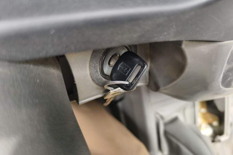 Used Jinbei Hiace 2014 2.0L 5th Generation Kuaiyunwang Business Version 4G20B Vehicle Key