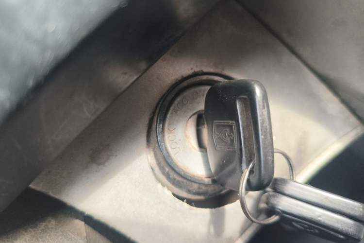 Used Jinbei Hiace 2014 2.0L Fifth-Generation Xiangyun Comfort Type 1 4G20C Vehicle Key