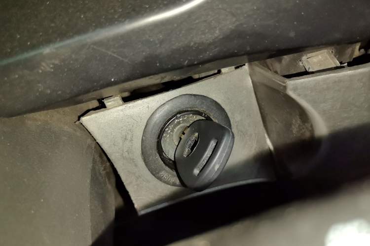 Used Jinbei Hiace 2014 2.0L 5th Generation Kuaiyunwang Business Version 4G20B Vehicle Key