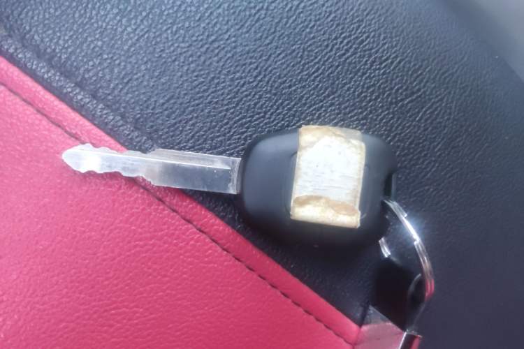 Used Jinbei Hiace 2014 2.2L Luxury Version V22 Vehicle Key