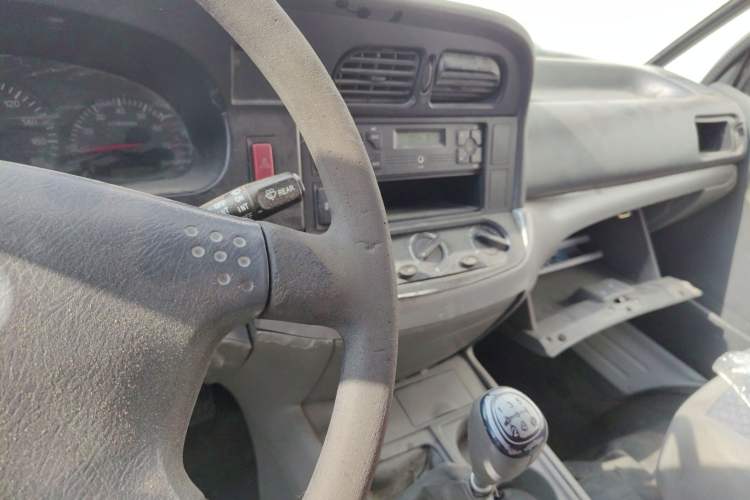 Used Jinbei Hiace 2014 2.0L Fifth-Generation Xiangyun Comfort Type 1 4G20C Audio And AC Panel