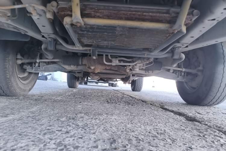 Used Jinbei Hiace 2014 2.0L 5th Generation Kuaiyunwang Business Version 4G19 Chassis Front