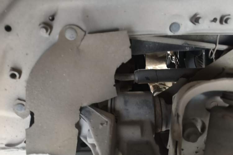 Used Jinbei Hiace 2014 2.0L 5th Generation Kuaiyunwang Business Version 4G19 Engine Bay Right