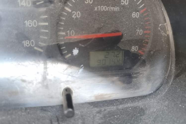 Used Jinbei Hiace 2014 2.0L 5th Generation Kuaiyunwang Business Version 4G19 Odometer Close Up