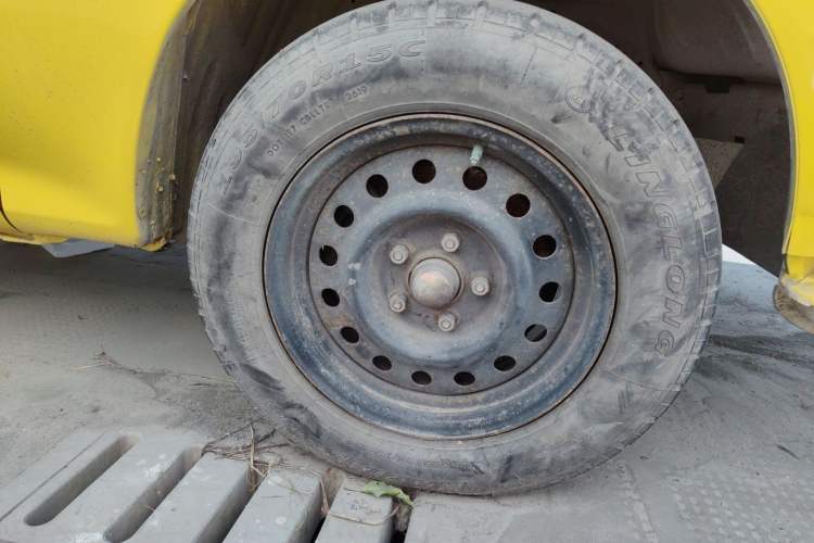 Used Jinbei Hiace 2014 2.0L Fifth-Generation Xiangyun Comfort Type 1 4G20C Right Front Wheel Hub