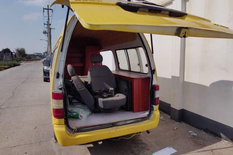 Used Jinbei Hiace 2014 2.0L Fifth-Generation Xiangyun Comfort Type 1 4G20C Trunk