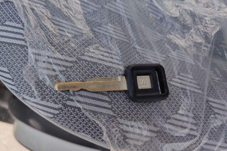Used Jinbei Hiace 2014 2.0L Fifth-Generation Xiangyun Comfort Type 1 4G20C Vehicle Key
