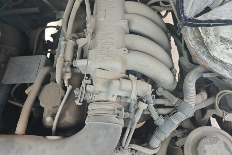 Used Jinbei Hiace  Engine Bay