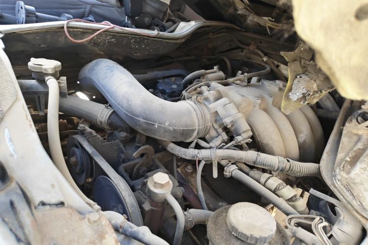 Used Jinbei Hiace  Engine Bay