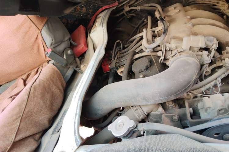 Used Jinbei Hiace  Engine Bay Right