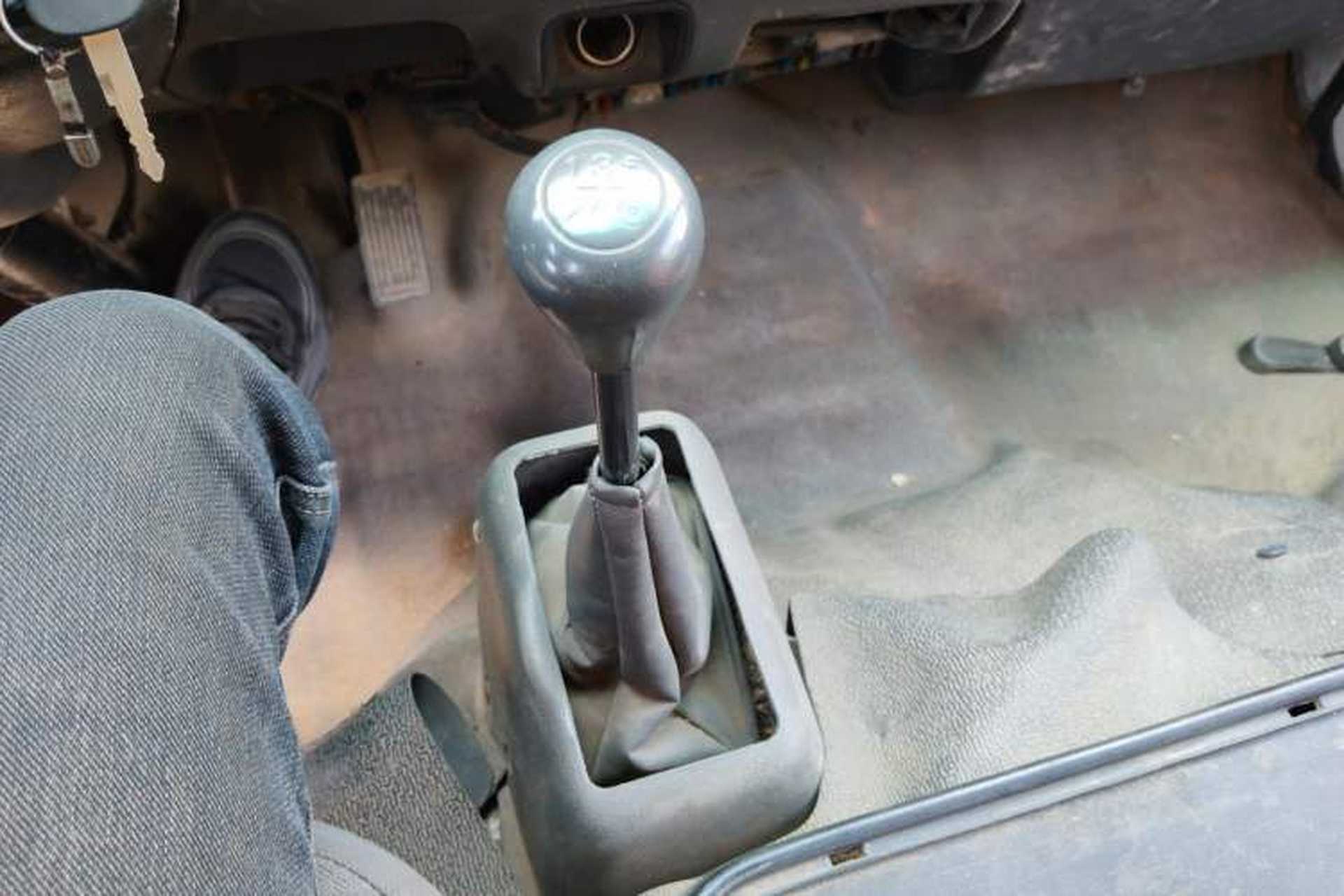 Used Jinbei Hiace  Gear Lever