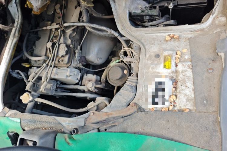 Used Jinbei Hiace  Engine Bay