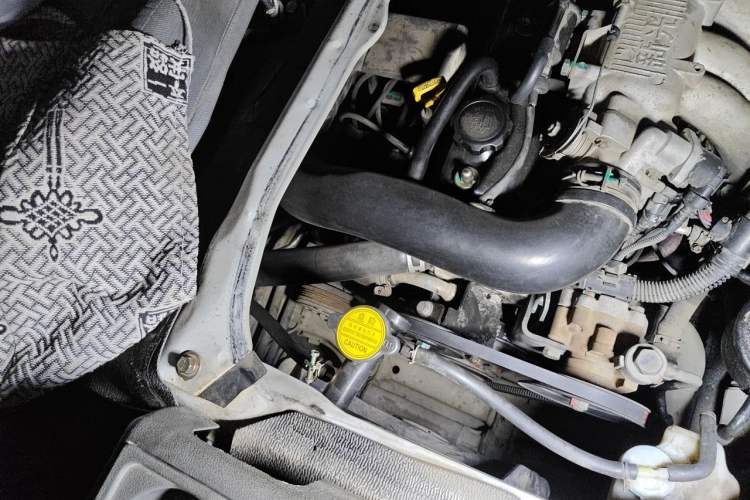 Used Jinbei Hiace  Engine Bay Right