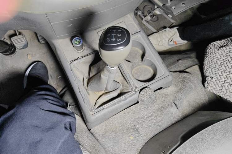 Used Jinbei Hiace  Gear Lever