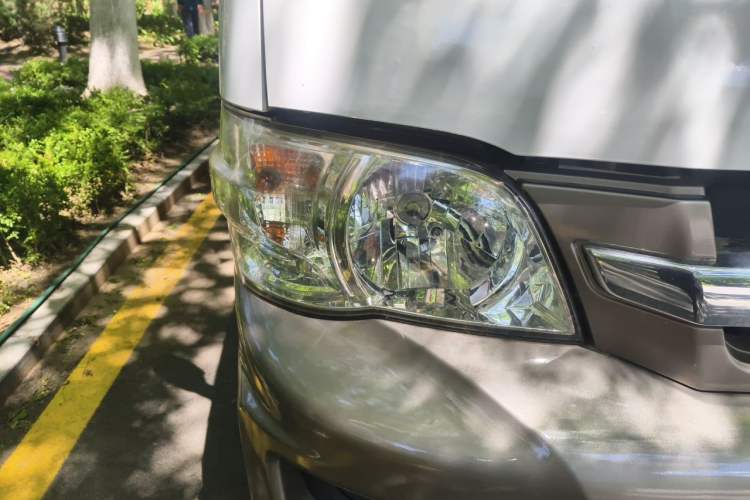Used Jinbei Hiace 2016 2.4L Da Hai Shi L Flagship Edition Right Front Headlight