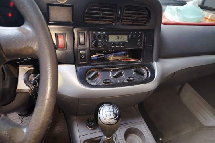 Used Jinbei Hiace 2016 2.0L Express Series Standard Version V19 Audio And AC Panel